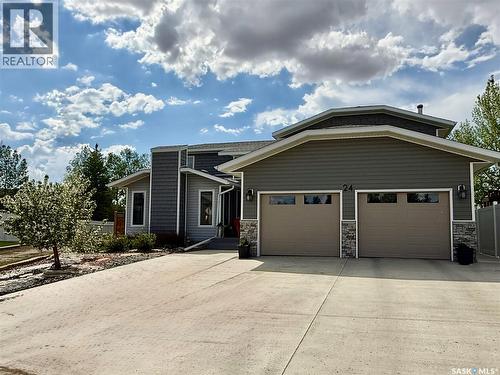 24 Hahn Crescent, Kindersley, SK - Outdoor