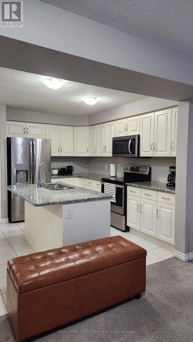 984 Wright Drive, Midland, ON - Indoor Photo Showing Kitchen