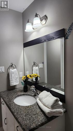 984 Wright Drive, Midland, ON - Indoor Photo Showing Bathroom