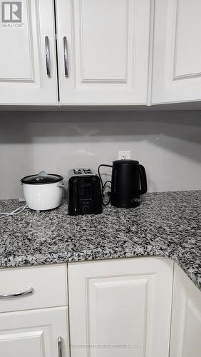 984 Wright Drive, Midland, ON - Indoor Photo Showing Kitchen With Upgraded Kitchen