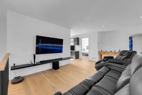 Living Room - 1559 53E Avenue, Laval (Laval-Ouest), QC - Indoor Photo Showing Living Room