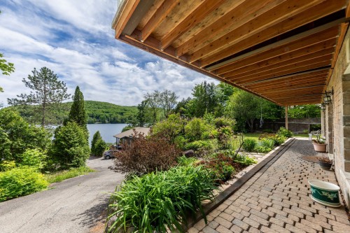 38 350e Avenue  Saint-Hippolyte, QC J8A 2Y2