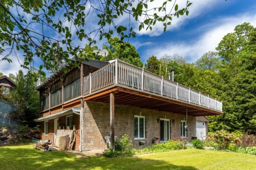 Façade - 38 350E Avenue, Saint-Hippolyte, QC - Outdoor With Deck Patio Veranda