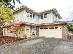 1010 Scottswood Lane Saanich, BC V8Y 2Y2