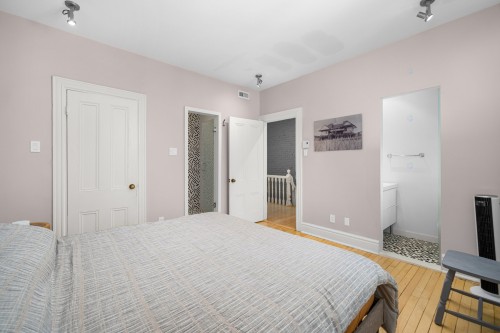 Master Bedroom - 2049 Rue Sanguinet, Montréal (Ville-Marie), QC - Indoor Photo Showing Bedroom