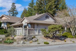 545 Parkway Pl  Cobble Hill, BC V8H 0K8