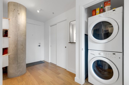 Salle de lavage - 521-75 Rue De Castelnau O., Montréal (Villeray/Saint-Michel/Parc-Extension), QC - Indoor Photo Showing Laundry Room