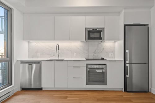 Cuisine - 521-75 Rue De Castelnau O., Montréal (Villeray/Saint-Michel/Parc-Extension), QC - Indoor Photo Showing Kitchen With Upgraded Kitchen