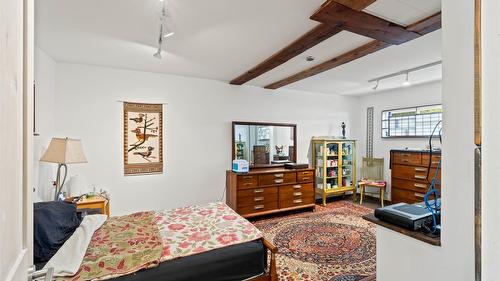 1693 Valleyview Drive, Kamloops, BC - Indoor Photo Showing Bedroom