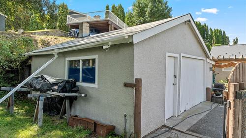 1693 Valleyview Drive, Kamloops, BC - Outdoor With Exterior