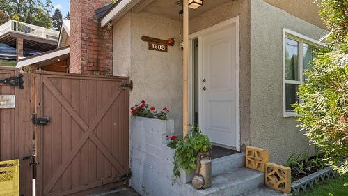 1693 Valleyview Drive, Kamloops, BC - Outdoor With Exterior