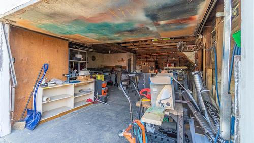 1693 Valleyview Drive, Kamloops, BC - Indoor Photo Showing Basement
