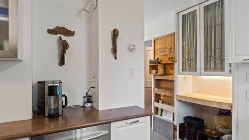 1693 Valleyview Drive, Kamloops, BC - Indoor