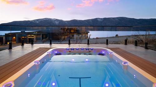 3580 Boxwood Road, Kelowna, BC - Outdoor With In Ground Pool