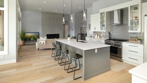 3580 Boxwood Road, Kelowna, BC - Indoor Photo Showing Kitchen With Upgraded Kitchen