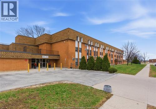 6235 THORNBERRY Unit# 262  Windsor, ON N8T 3A5