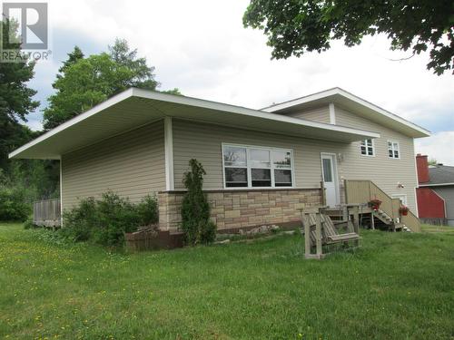 160 Goodyear Avenue  Grand Falls Windsor, NL A2A 1M4