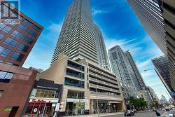 2211 - 2221 YONGE STREET Toronto, ON M4S 0B8