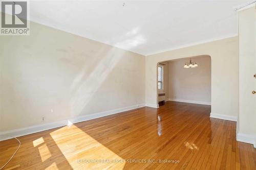 2 - 116 EASTWOOD ROAD , Toronto, Ontario M4L 2C9 5