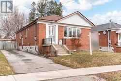 30 YORKSHIRE ROAD  Toronto, ON M1K 3B6