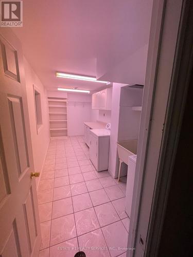 2943 Gulfstream Way, Mississauga, ON - Indoor Photo Showing Bathroom