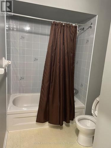 2943 Gulfstream Way, Mississauga, ON - Indoor Photo Showing Bathroom