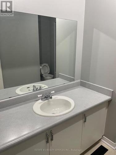 2943 Gulfstream Way, Mississauga, ON - Indoor Photo Showing Bathroom