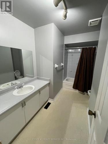 2943 Gulfstream Way, Mississauga, ON - Indoor Photo Showing Bathroom