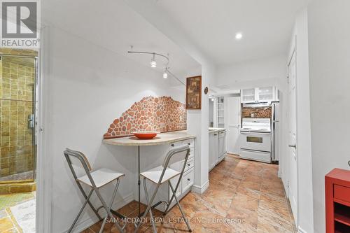 6074 Leeside Crescent, Mississauga, ON - Indoor