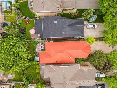 6074 Leeside Crescent, Mississauga, ON - Outdoor