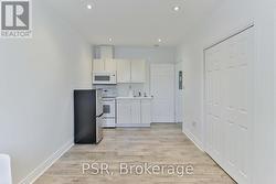 201 - 1364 ST CLAIR AVENUE Toronto, ON M6E 1C4