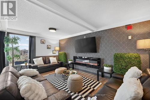 405 - 440 Central Avenue, London East (East F), ON - Indoor Photo Showing Living Room With Fireplace