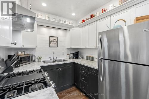 146 Bennett Street E, Goderich (Goderich (Town)), ON - Indoor Photo Showing Kitchen With Double Sink