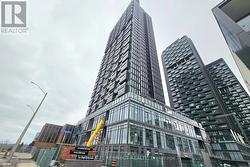 608 - 5 QUARRINGTON LANE Toronto, ON M3C 0S5