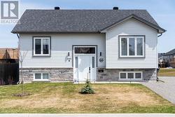 14 Crestwood AVE Sault Ste. Marie, ON P6A 6T2