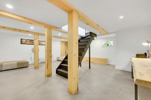 Escalier - 1515 Rue De La Vallée, Sainte-Adèle, QC - Indoor Photo Showing Basement