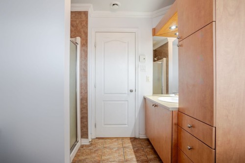 Bathroom - 4-132 Rue Prince, Châteauguay, QC - Indoor Photo Showing Other Room