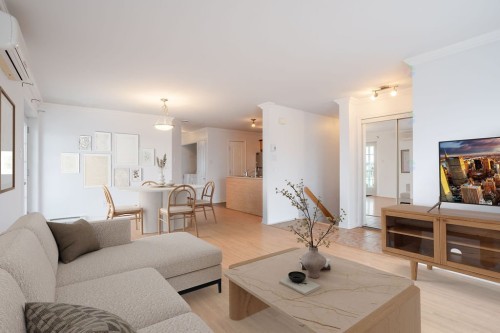 Living Room - 4-132 Rue Prince, Châteauguay, QC - Indoor Photo Showing Living Room