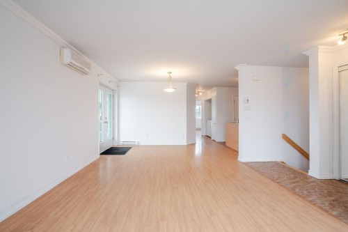 Overall view - 4-132 Rue Prince, Châteauguay, QC - Indoor Photo Showing Other Room