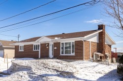 36 Rue Boily E.  Thetford Mines, QC G6G 1B4