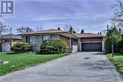 9 MUIRKIRK ROAD  Toronto, ON M2R 1W2