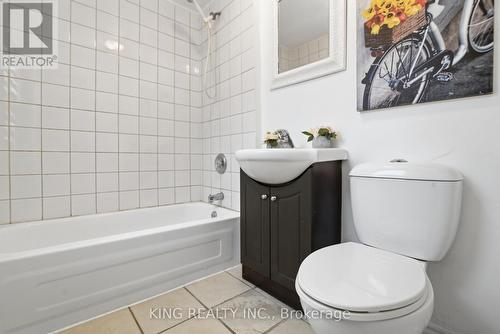 93 Water Street S, Cambridge, ON - Indoor Photo Showing Bathroom