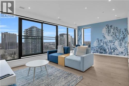 181 S KING Street S Unit# 1602  Waterloo, ON N2J 0E7