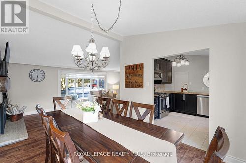 2063 Cavendish Drive, Burlington, ON - Indoor Photo Showing Dining Room