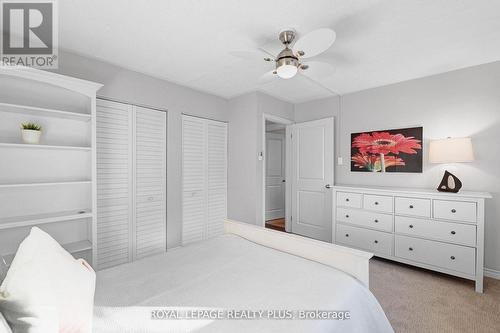 2063 Cavendish Drive, Burlington, ON - Indoor Photo Showing Bedroom