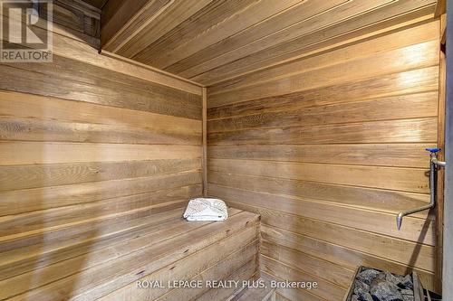 2063 Cavendish Drive, Burlington, ON - Indoor Photo Showing Other Room