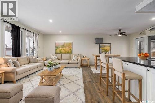 1266 Maybery Crescent, Moose Jaw, SK - Indoor Photo Showing Living Room