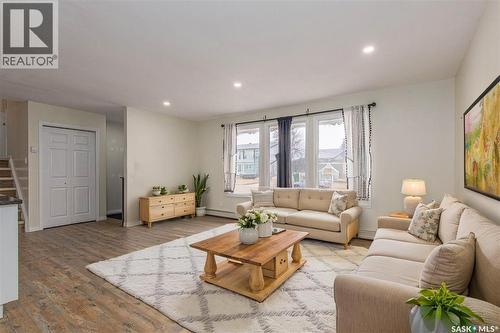 1266 Maybery Crescent, Moose Jaw, SK - Indoor Photo Showing Living Room