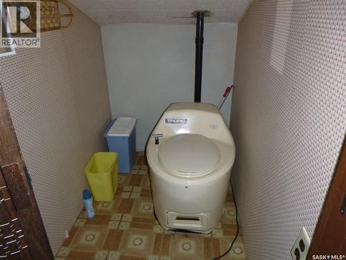 1006 Lake Road, Northern Admin District, SK - Indoor Photo Showing Other Room