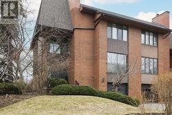 122 CORTLEIGH BOULEVARD  Toronto, ON M4R 1K6